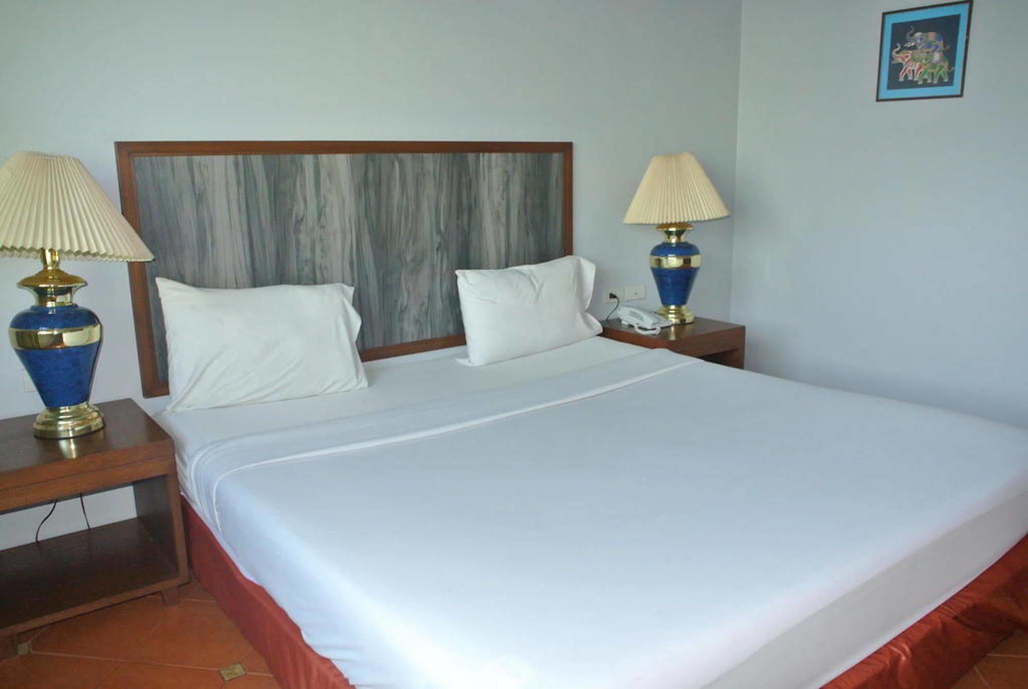 Hejia Grand Hotel Sadao Buitenkant foto